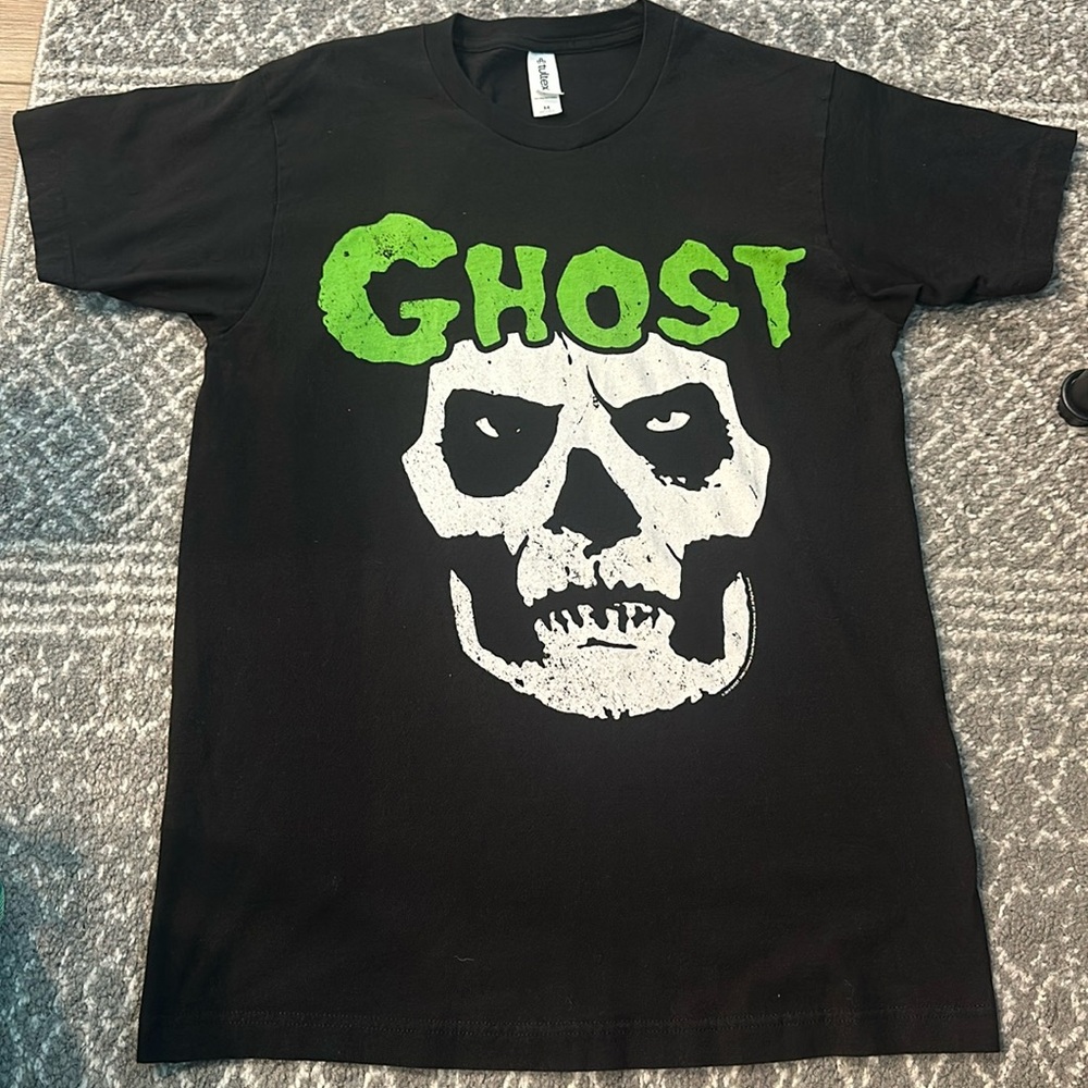 Short Sleeve Black & Green Ghost Graphic Tee